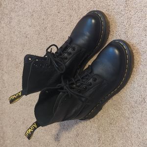 Dr. Martens Pascal - Black Virginia Leather US7